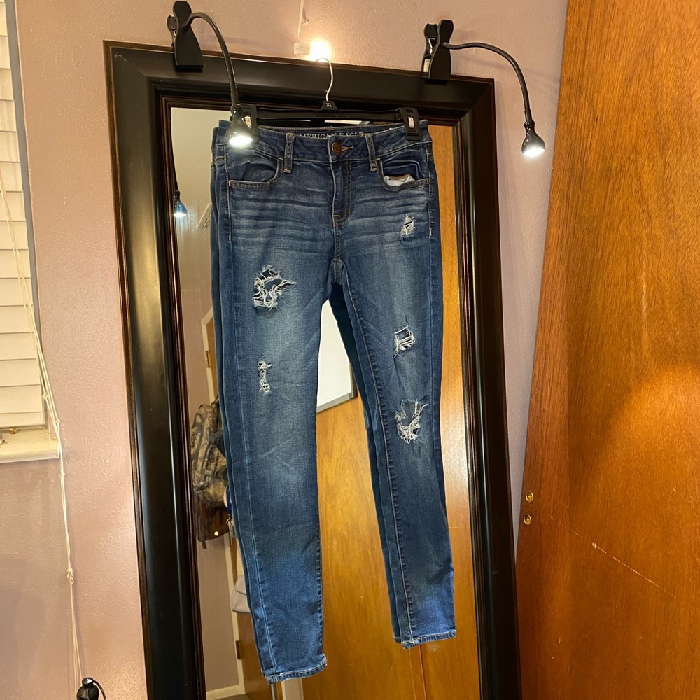 AMERICAN EAGLE JEANS